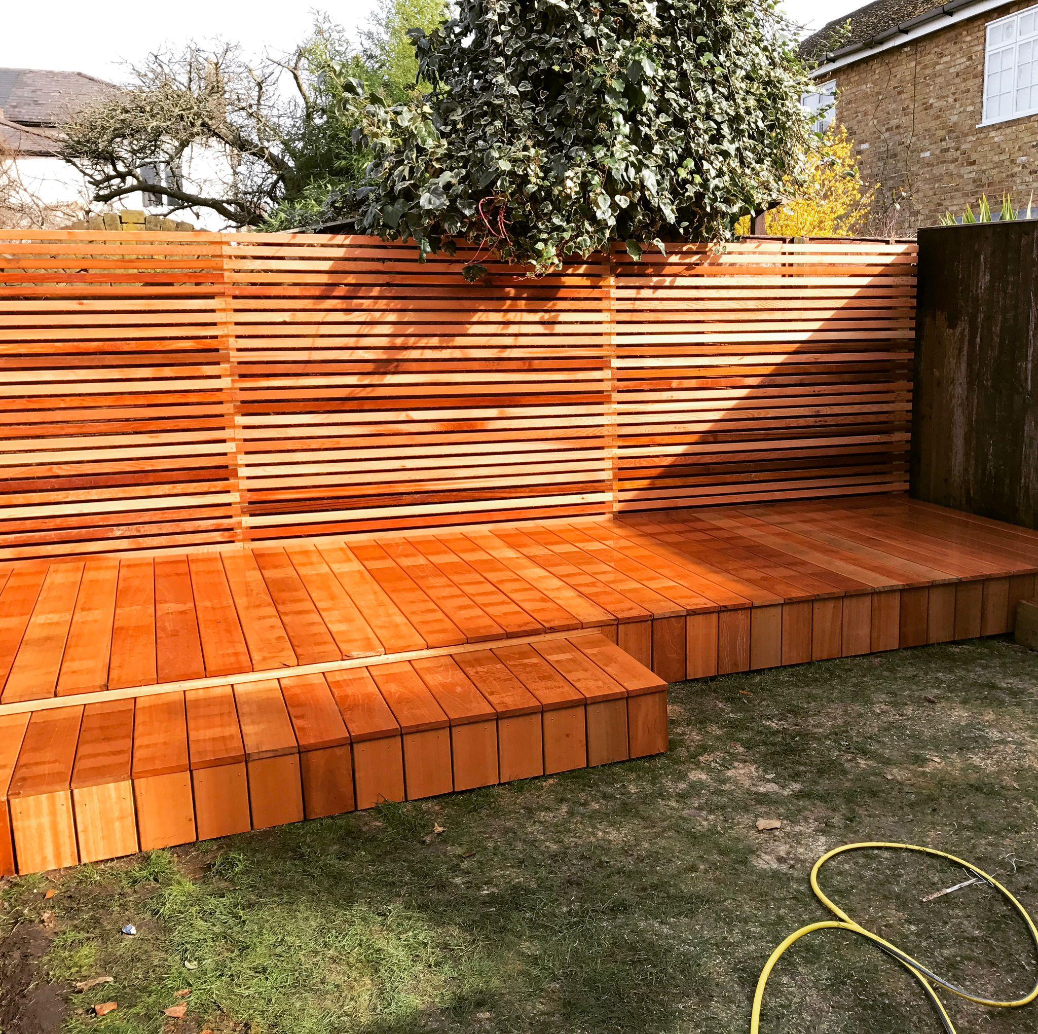 Horizontal timber screen fence Surrey garden